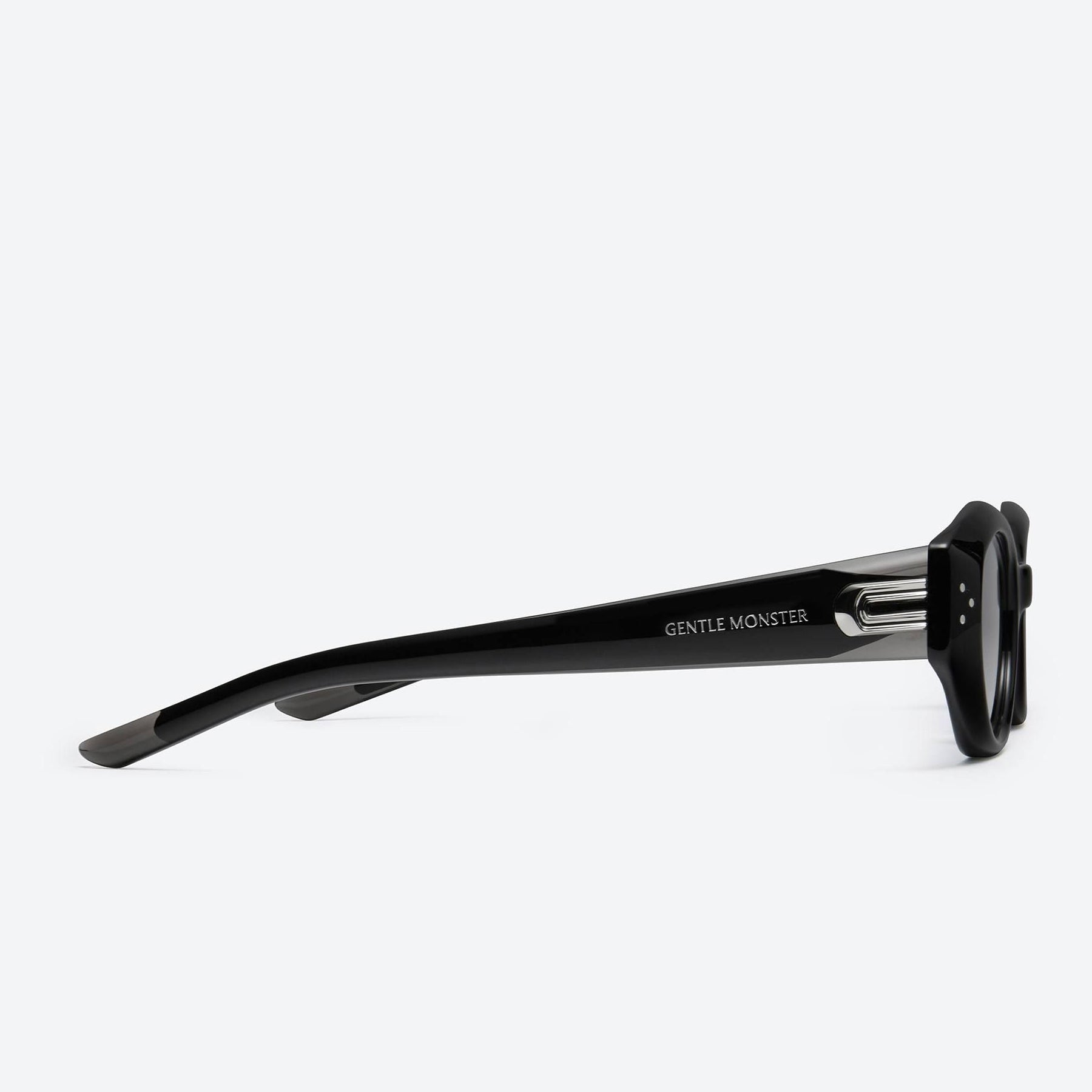 Dada 01 Black / Black